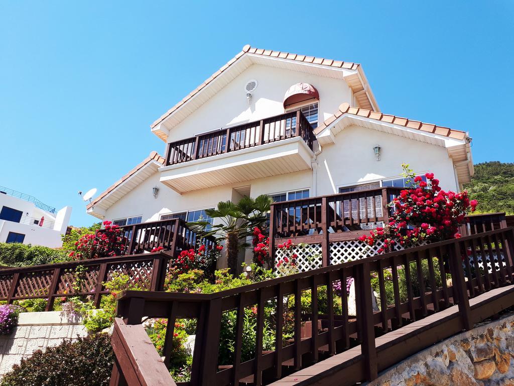 Namhae Bluemare Pension Exteriör bild