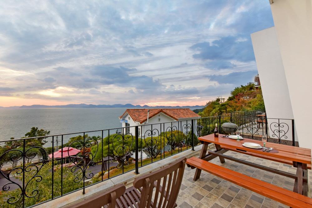 Namhae Bluemare Pension Exteriör bild