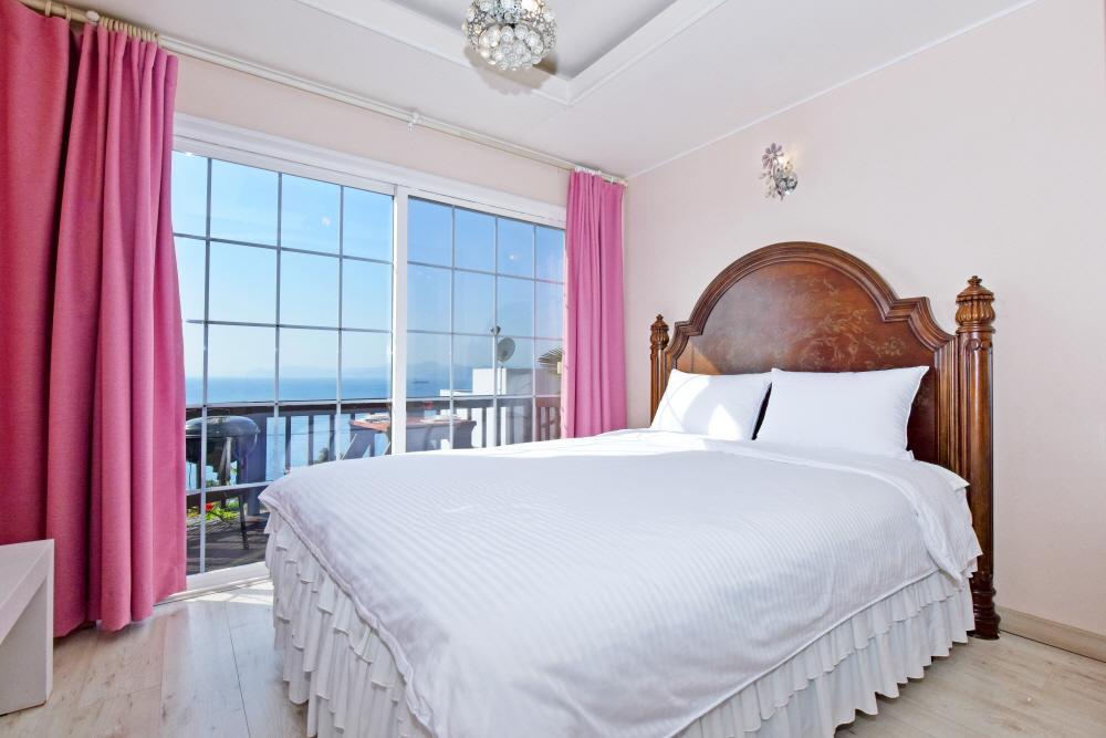 Namhae Bluemare Pension Exteriör bild