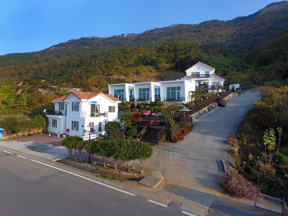 Namhae Bluemare Pension Exteriör bild