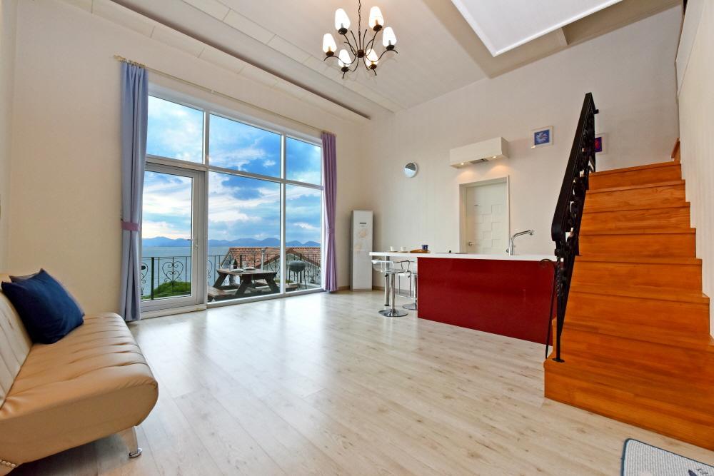 Namhae Bluemare Pension Exteriör bild