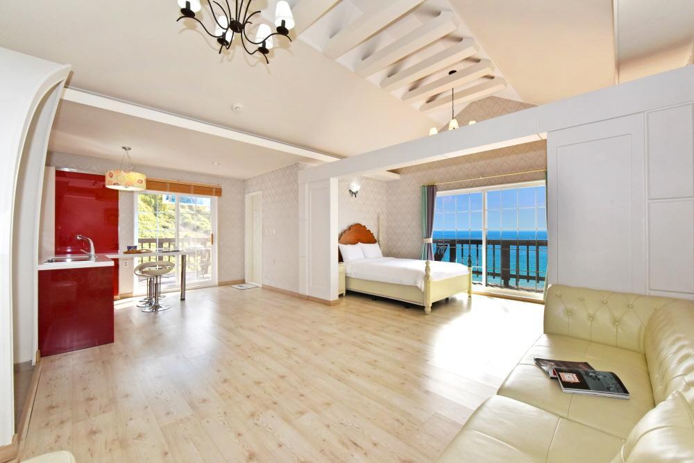 Namhae Bluemare Pension Exteriör bild