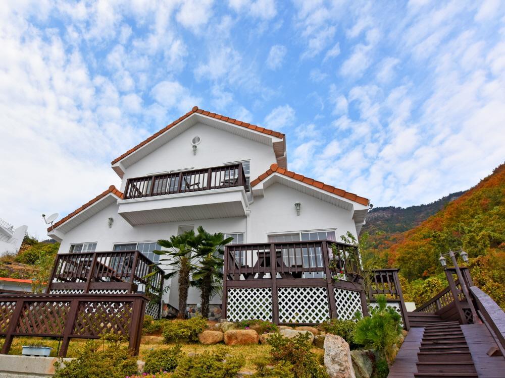 Namhae Bluemare Pension Exteriör bild
