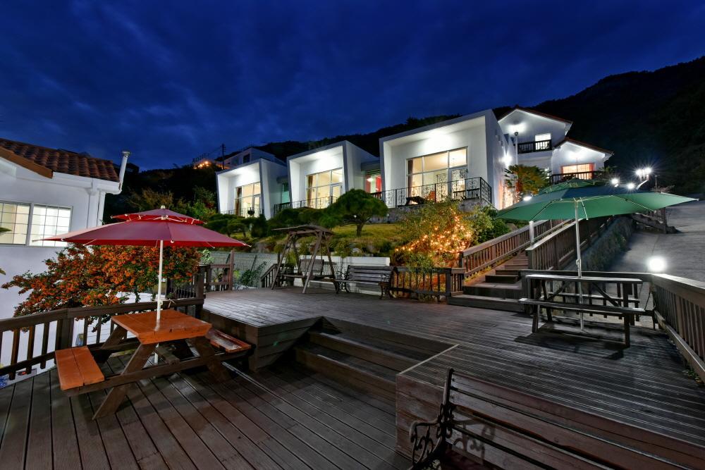 Namhae Bluemare Pension Exteriör bild