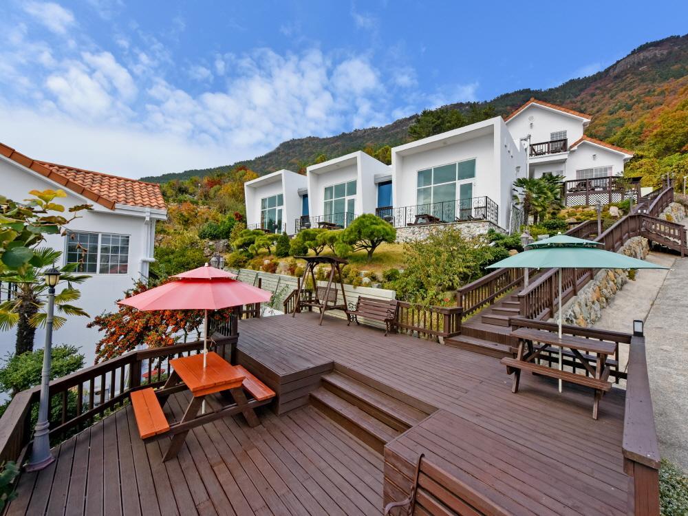 Namhae Bluemare Pension Exteriör bild
