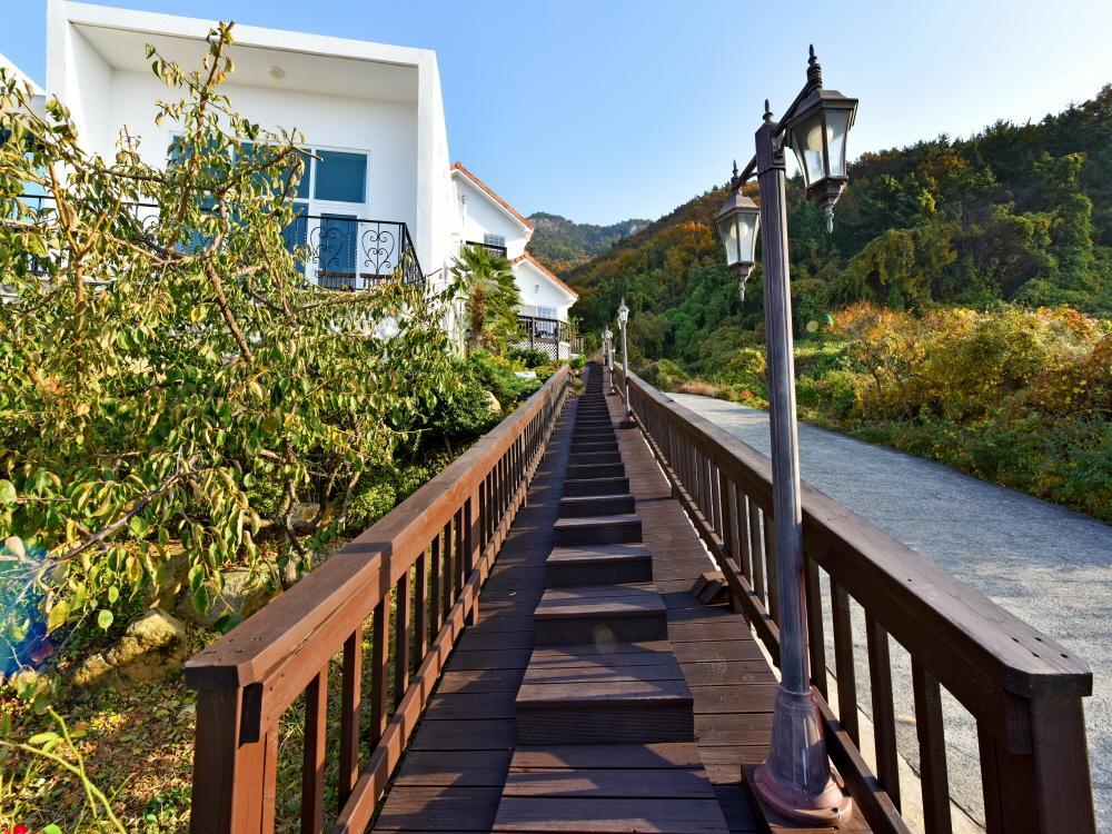 Namhae Bluemare Pension Exteriör bild